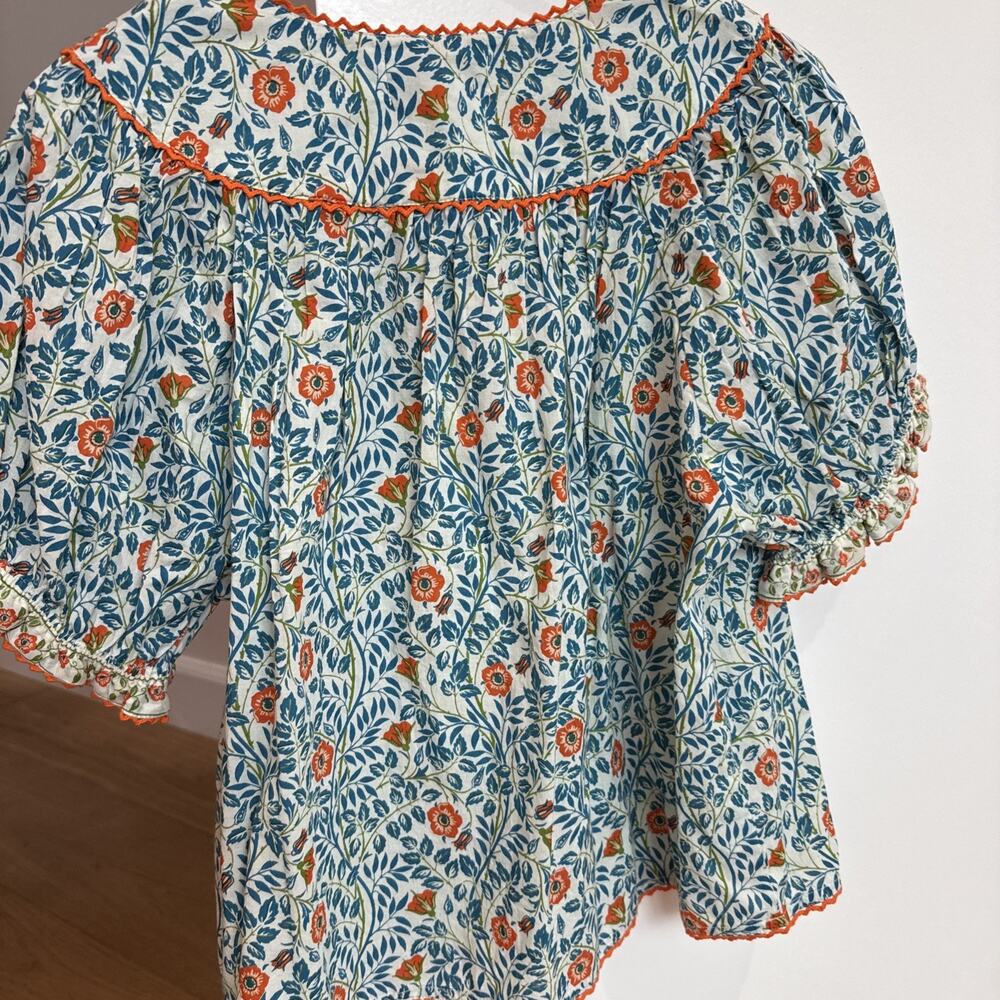Elizabeth James Women’s Floral Blouse Blue Orange Short Sleeve Tie Neck NWT - Picture 6 of 6